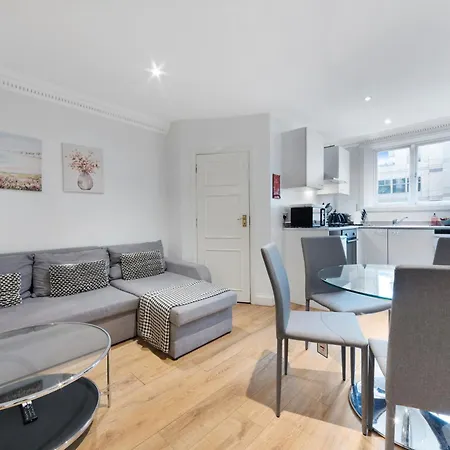 2 Bed Piccadilly Apartment 4